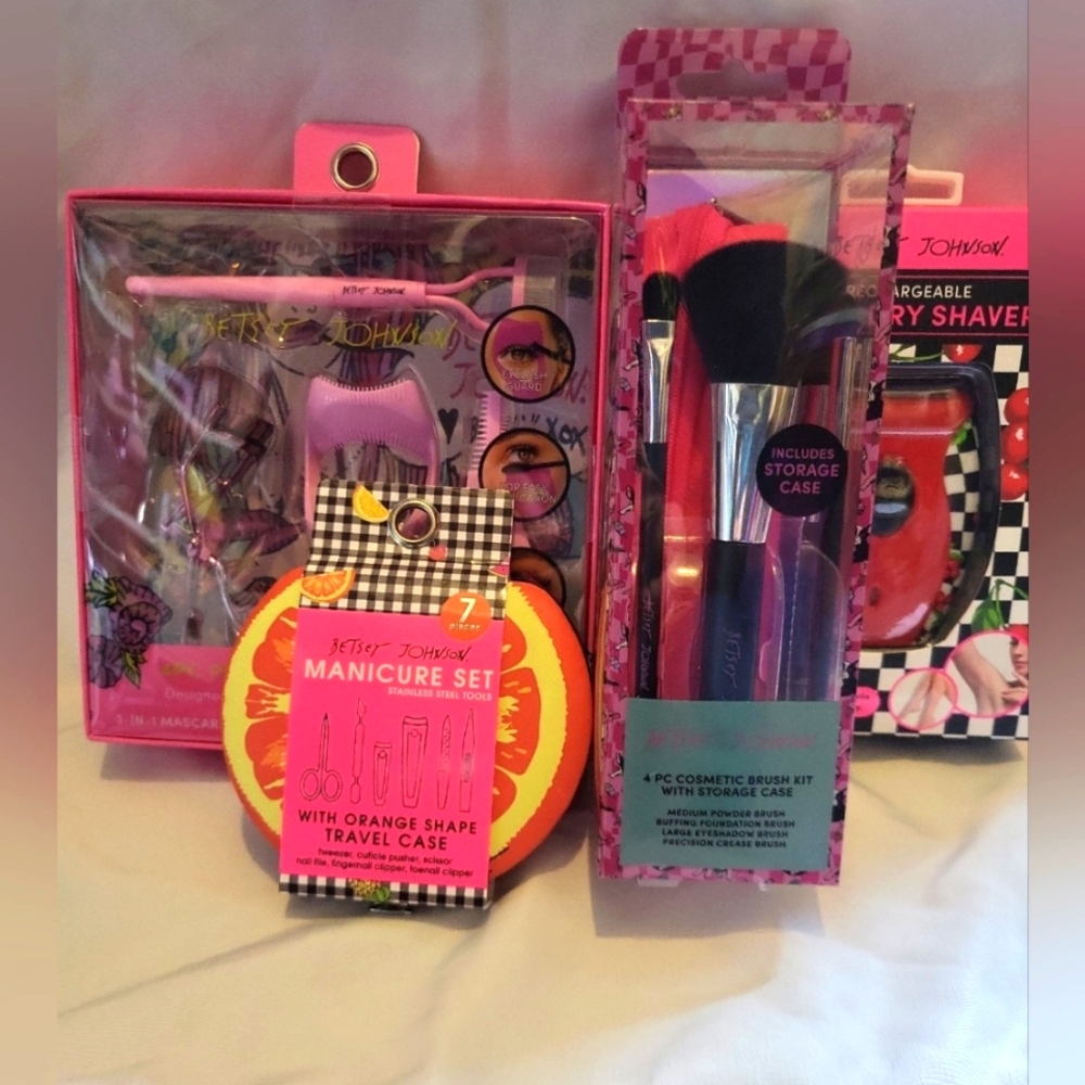 Betsey Johnson Pink and Orange Beauty Set
